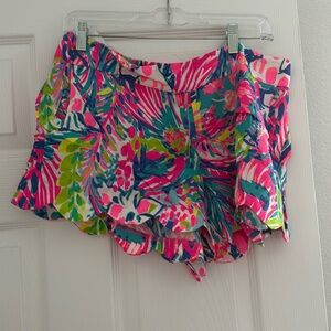 Lilly Pulitzer dahlia shorts dog free smoke free home